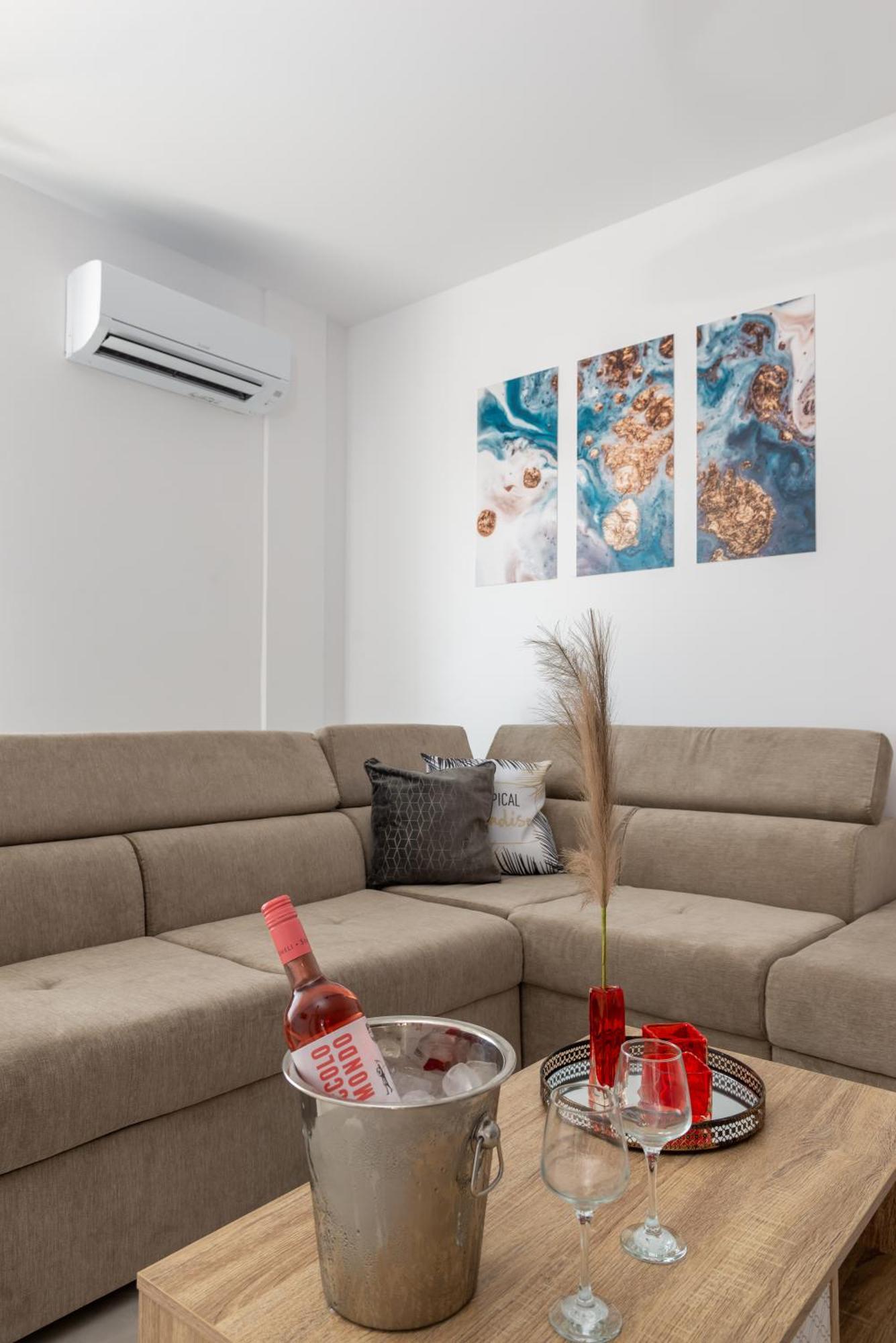 Katerina & Stefanos Family Apartments アルハンゲロス エクステリア 写真